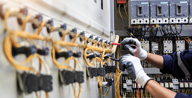 Professional Electrician technician working in Tuscola, IL